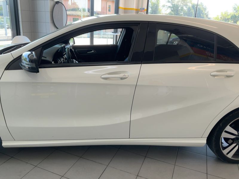 Mercedes-Benz A-Klasse A 180 CDI BlueEfficiency Urban — zdjęcie 4