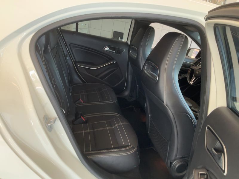 Mercedes-Benz A-Klasse A 180 CDI BlueEfficiency Urban — zdjęcie 14