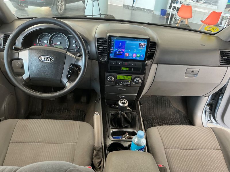Kia Sorento 2.5 CRDi VGT LX — zdjęcie 12
