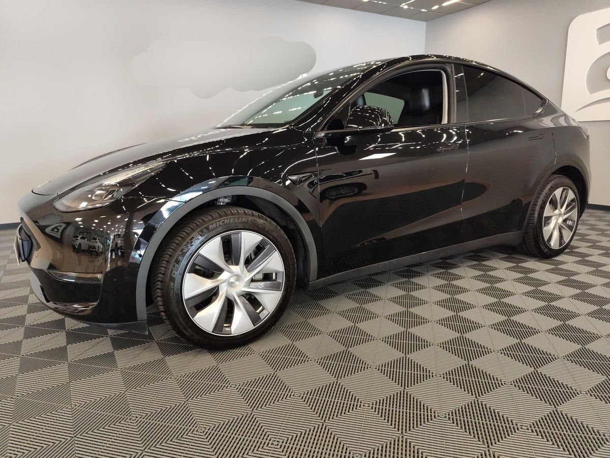 Tesla Model 2022