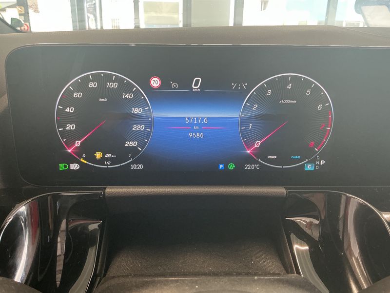 Mercedes-Benz GLA-Klasse GLA 180 Mild-Hybrid — zdjęcie 13