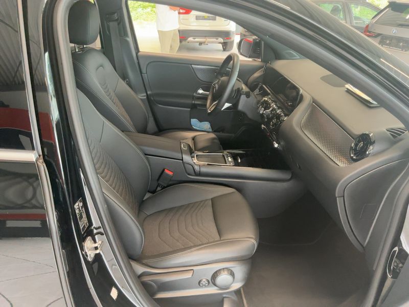 Mercedes-Benz GLA-Klasse GLA 180 Mild-Hybrid — zdjęcie 11
