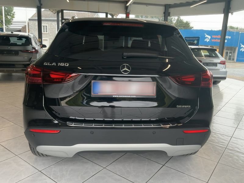 Mercedes-Benz GLA-Klasse GLA 180 Mild-Hybrid — zdjęcie 5