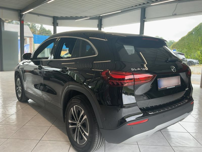 Mercedes-Benz GLA-Klasse GLA 180 Mild-Hybrid — zdjęcie 3