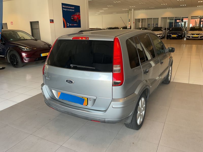 Ford Fusion 1.6 Plus — zdjęcie 2