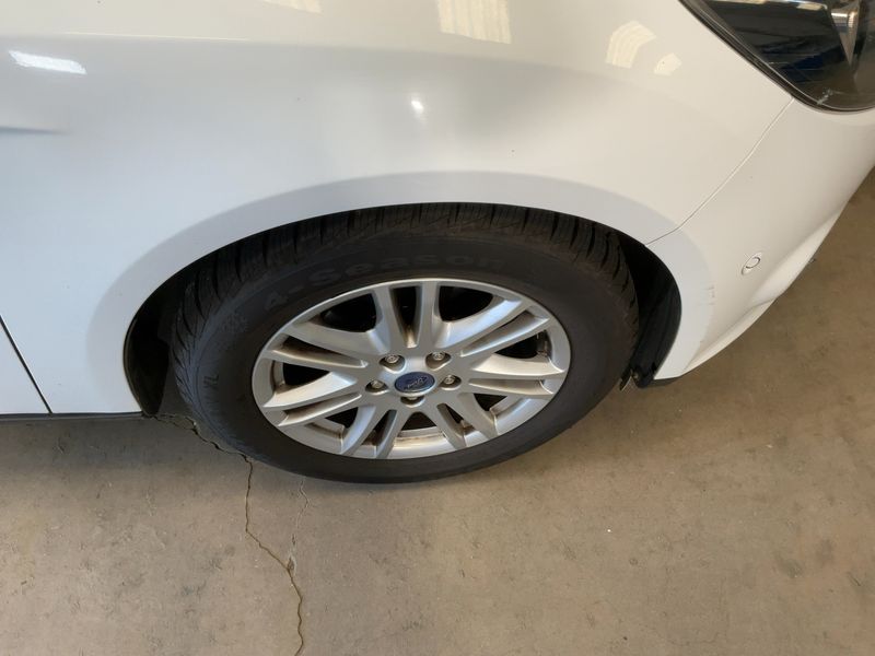 Ford Focus 1.0 EcoBoost Titanium 2014 – снимка 11