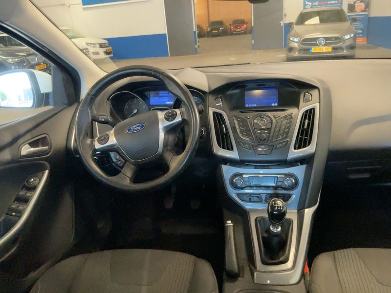Ford Focus 1.0 EcoBoost Titanium 2014 – снимка 17