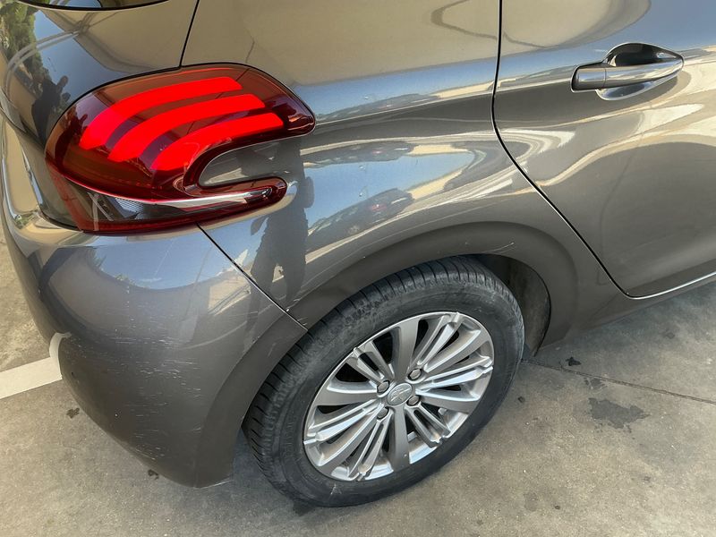 Peugeot 208 1.2 PureTech Style 2018 – снимка 22