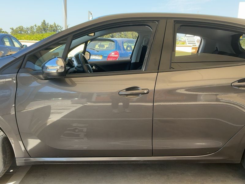 Peugeot 208 1.2 PureTech Style 2018 – снимка 4