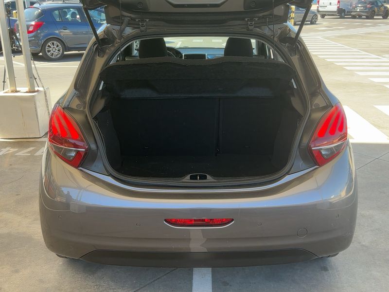 Peugeot 208 1.2 PureTech Style 2018 – снимка 15