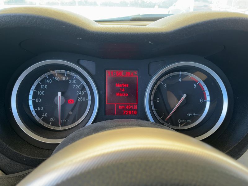 Alfa Romeo Alfa 159 1.9 JTD JTDM Distinctive — zdjęcie 13