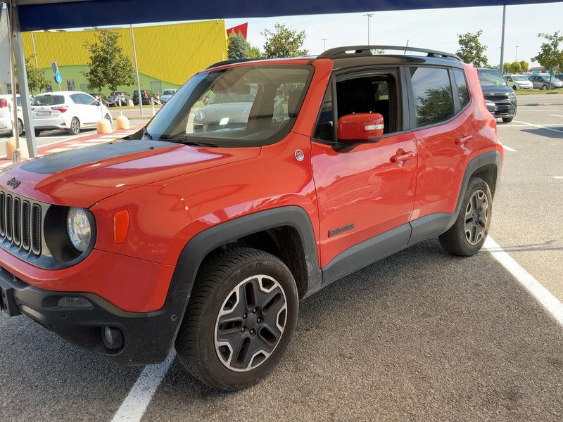 Jeep Renegade 2.0 M-Jet Trailhawk 4WD — zdjęcie 2