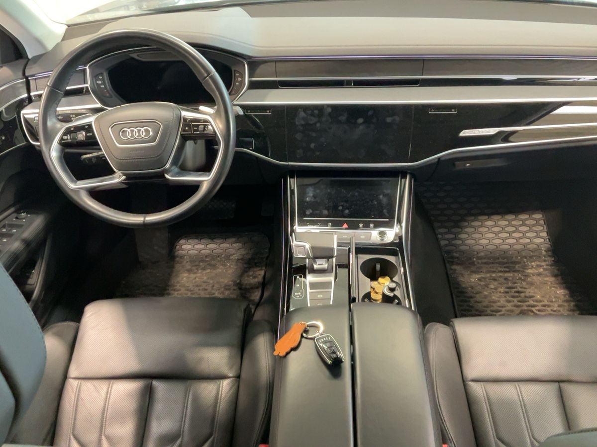 Audi A8 2023 — photo 18