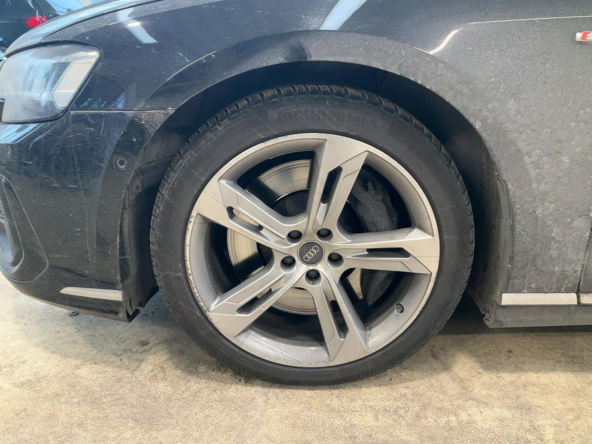 Audi A8 2023 — photo 4