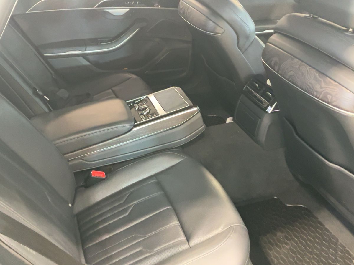 Audi A8 2023 — photo 20