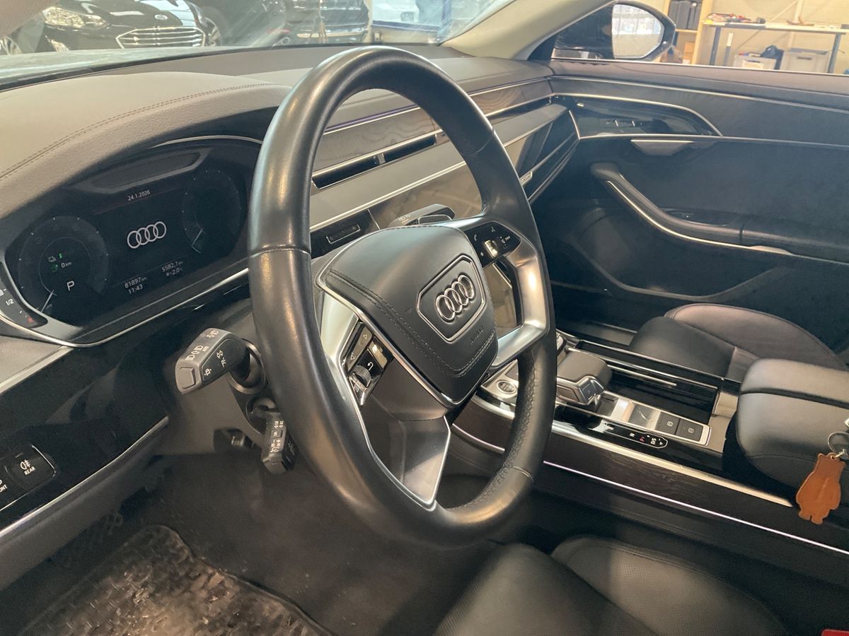 Audi A8 2023 — photo 30