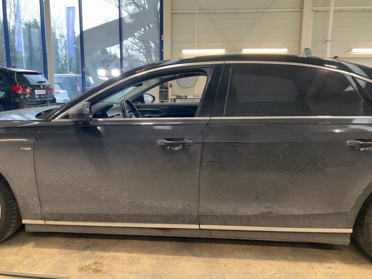 Audi A8 2023 — photo 5