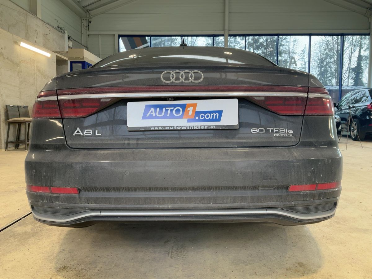 Audi A8 2023 — photo 8