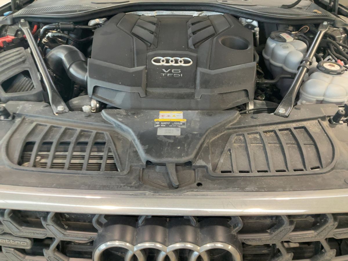 Audi A8 2023 — photo 23