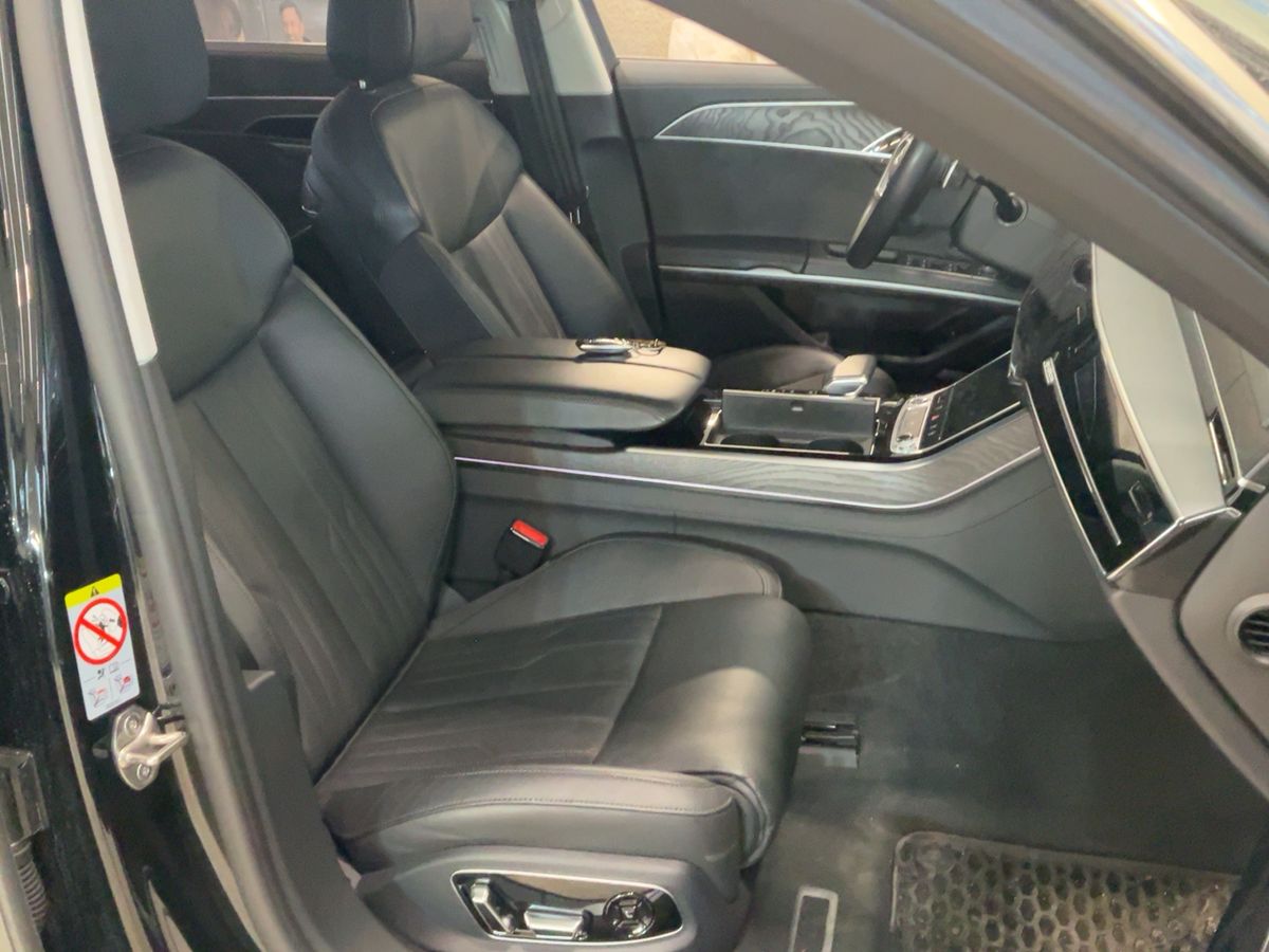 Audi A8 2023 — photo 17