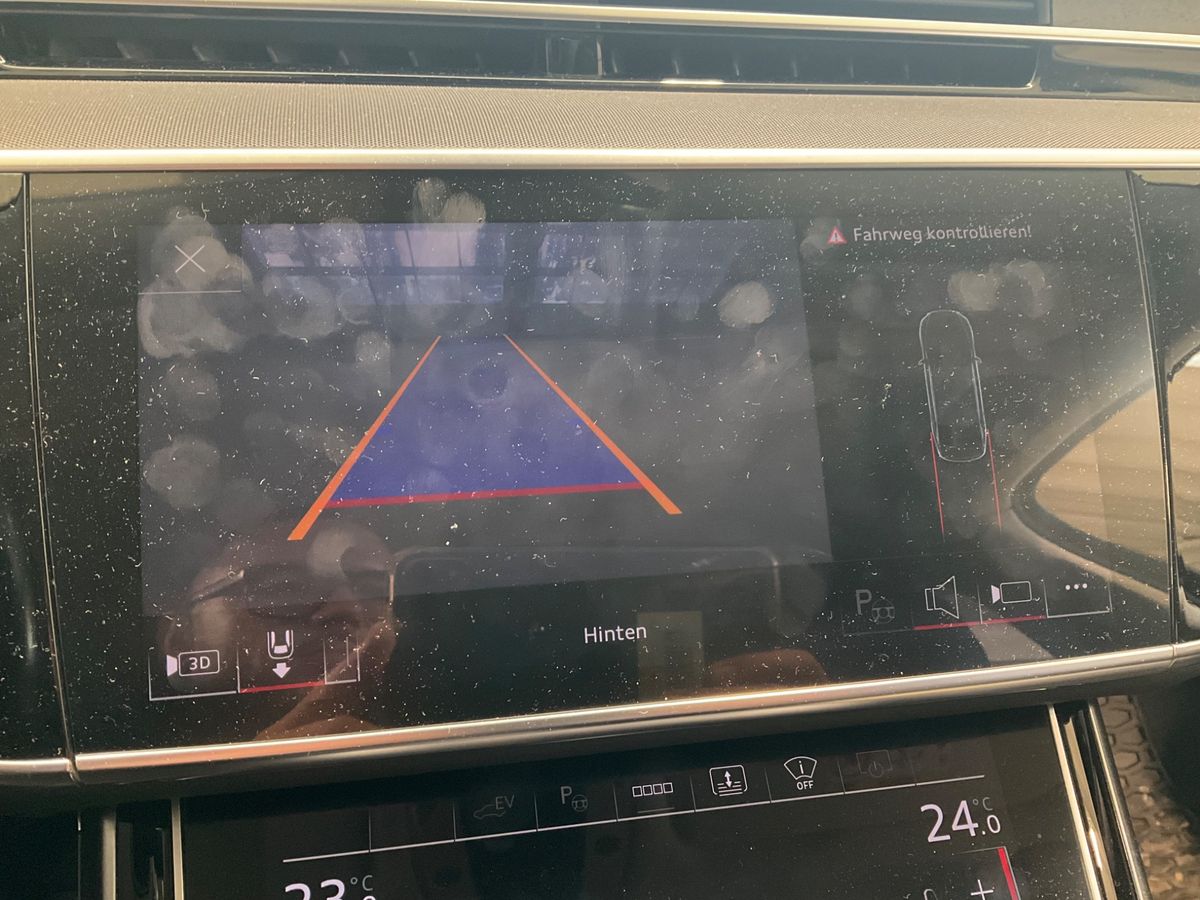 Audi A8 2023 — photo 24
