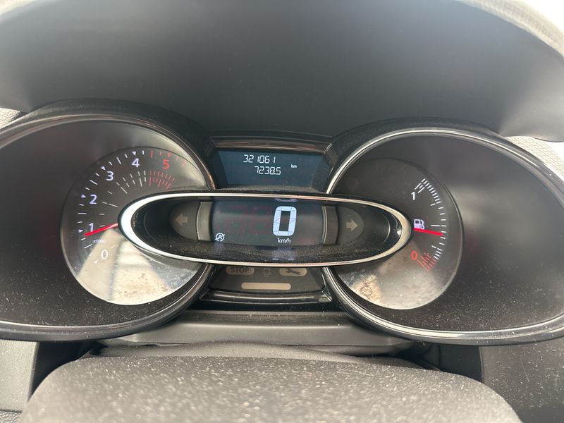 Renault Clio 1.5 dCi Energy Business — zdjęcie 12