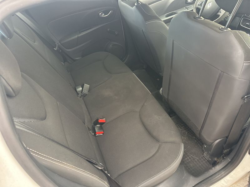 Renault Clio 1.5 dCi Energy Business — zdjęcie 13