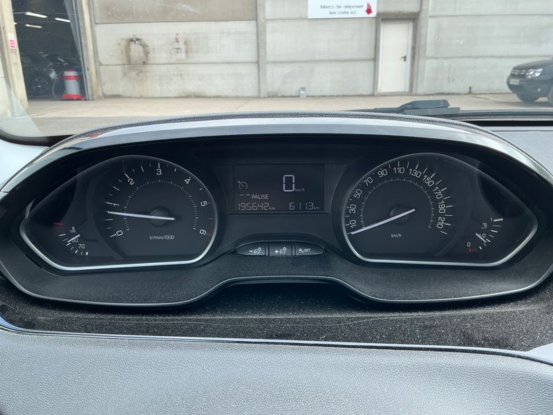 Peugeot 208 1.6 Blue-HDi Active Auto Ecole 2016 – снимка 18