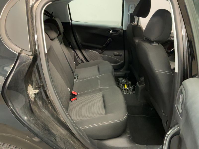 Peugeot 208 1.6 Blue-HDi Active Auto Ecole 2016 – снимка 19