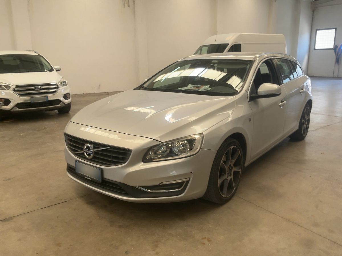 Volvo V60 2016 — photo 1