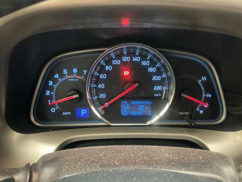 Toyota RAV 4 2.2 D-4D Style 2013 – снимка 18