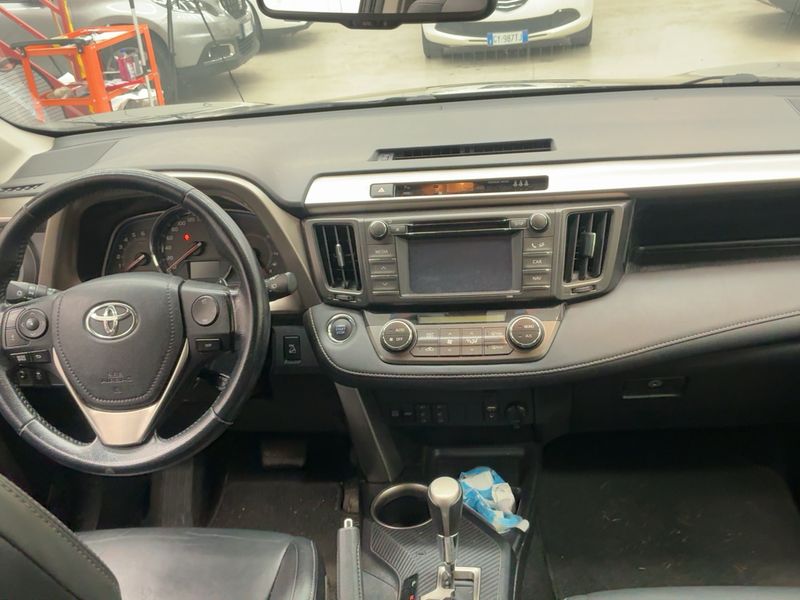 Toyota RAV 4 2.2 D-4D Style 2013 – снимка 17