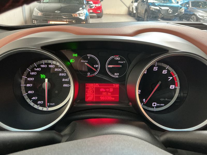 Alfa Romeo Giulietta 1.4 Turbo Turismo — zdjęcie 13