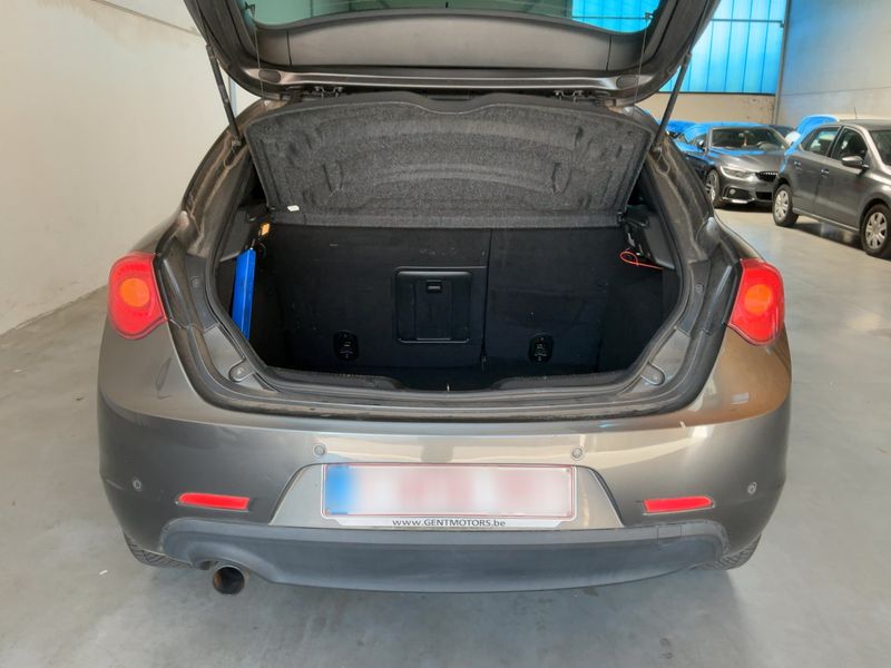 Alfa Romeo Giulietta 1.4 Turbo Turismo — zdjęcie 10