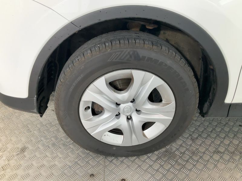 Toyota RAV 4 2.0 D-4D City 2015 – снимка 3