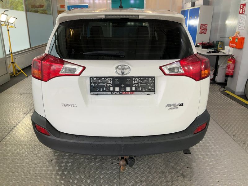 Toyota RAV 4 2.0 D-4D City 2015 – снимка 7