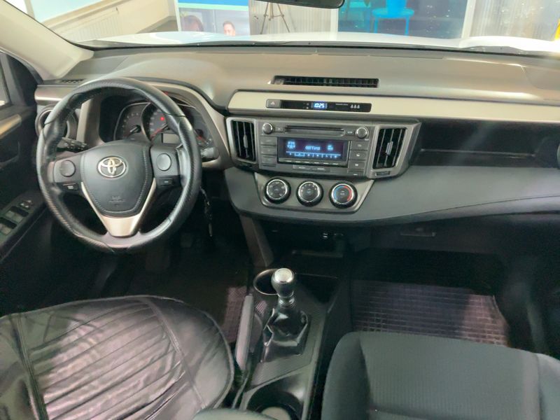 Toyota RAV 4 2.0 D-4D City 2015 – снимка 18