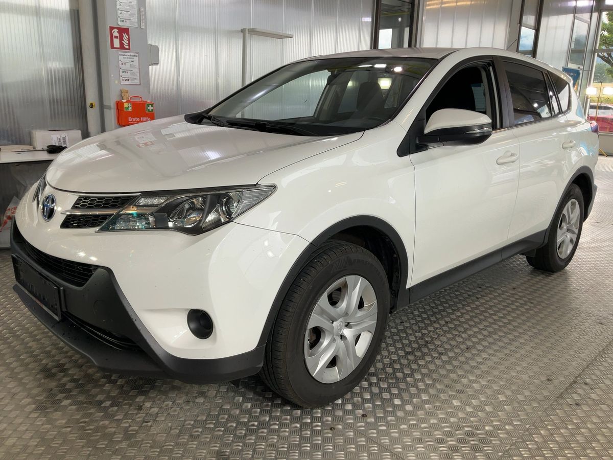 Toyota RAV 2015 — photo 1