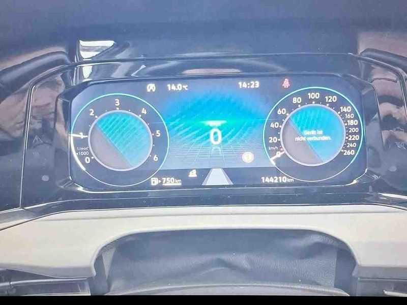 Volkswagen Golf VIII 2.0 TDI Life — zdjęcie 14