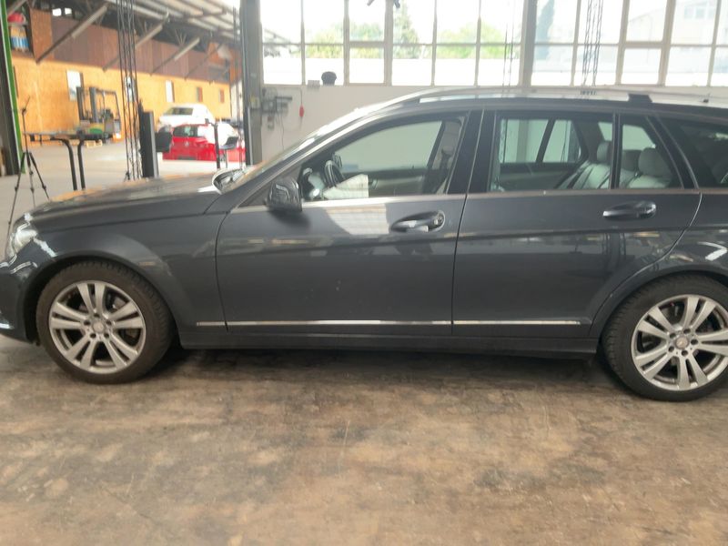 Mercedes-Benz C-Klasse C 200 CGI T BlueEfficiency Avantgarde 2013 – снимка 4