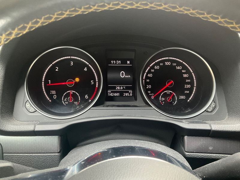 Volkswagen Scirocco 2.0 TDI Carat BlueMotion Tech Start-Stopp — zdjęcie 13