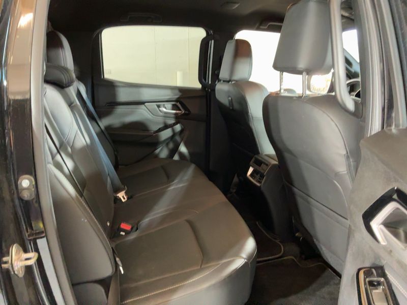Isuzu D-MAX 1.9 Turbodiesel Double Cab 4WD V-CROSS — zdjęcie 14