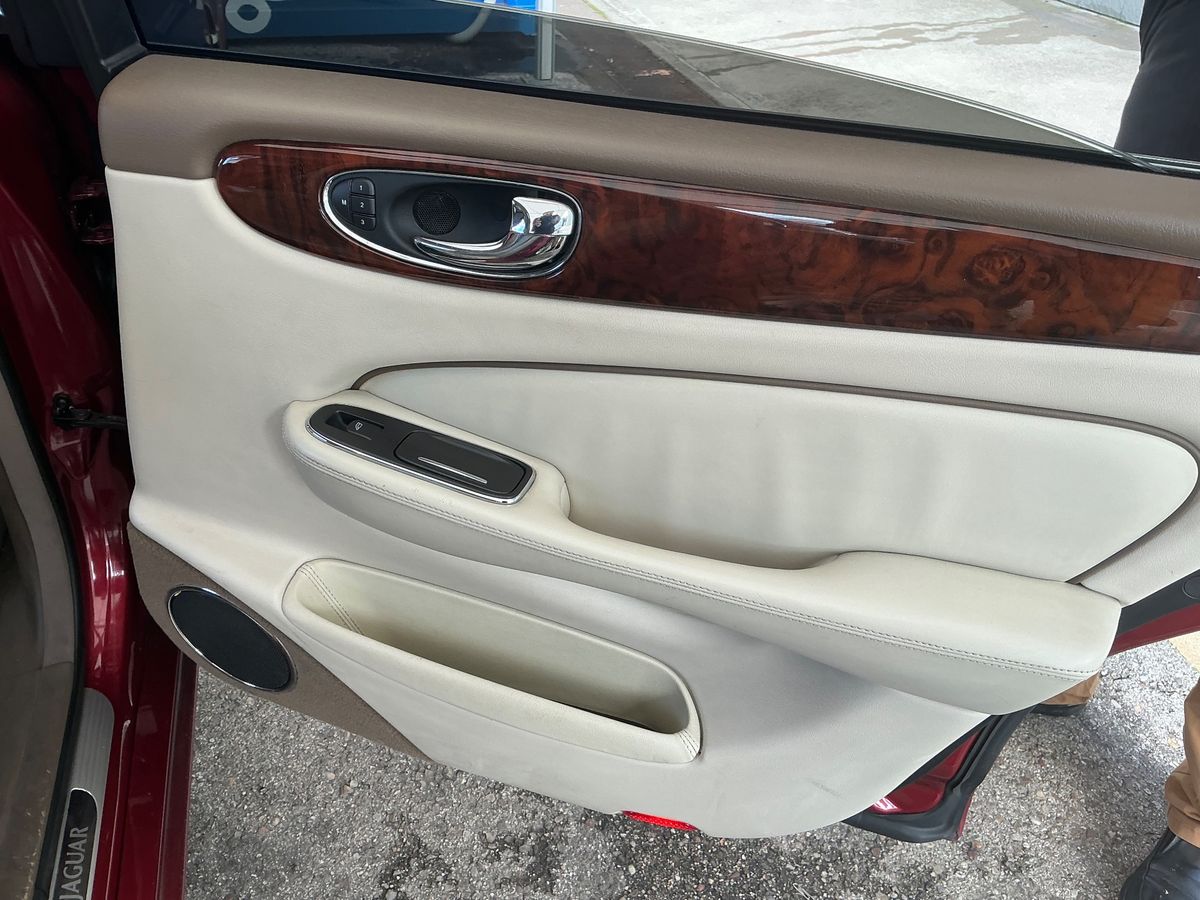 Jaguar XJ 2007 — photo 42