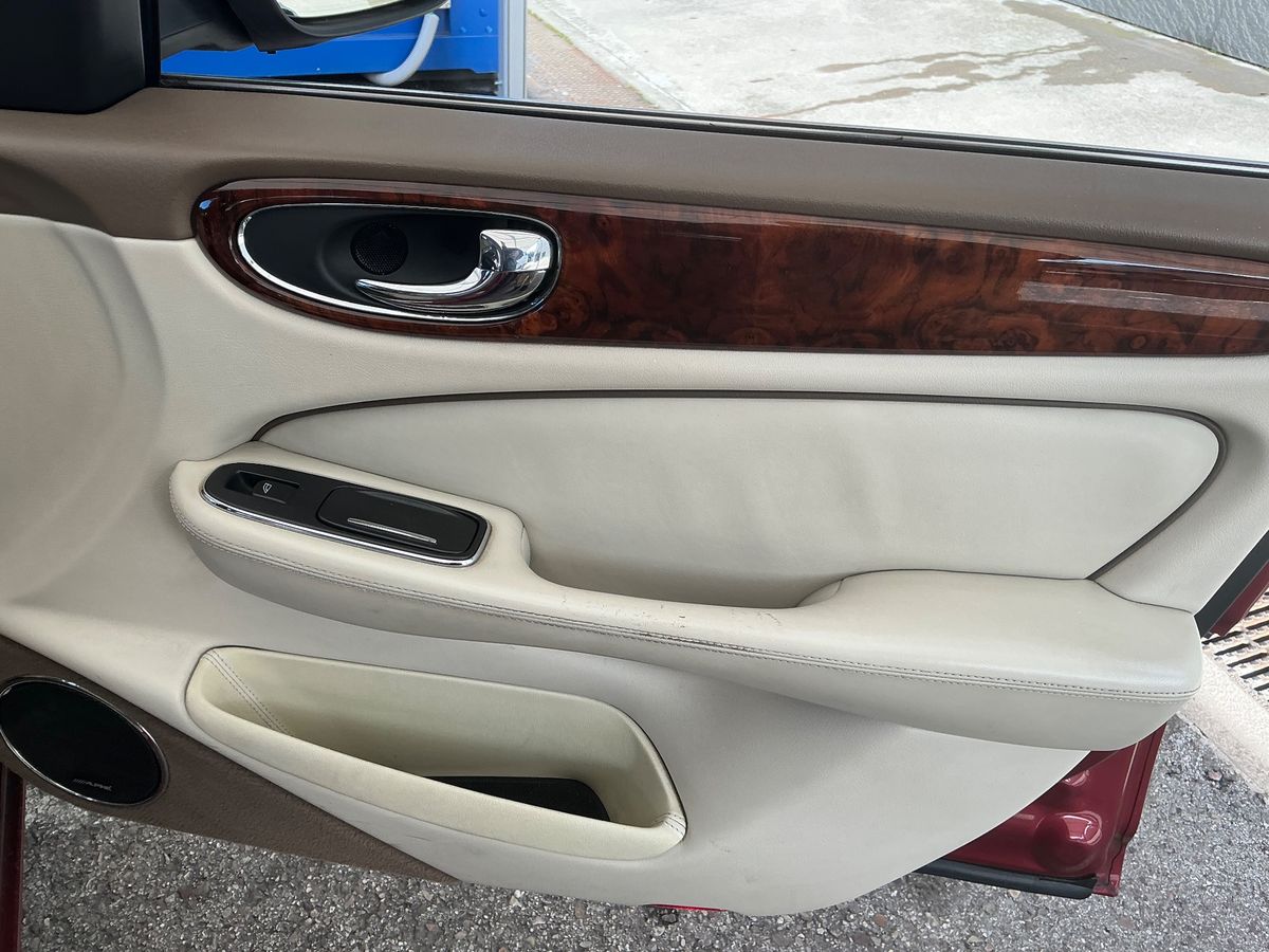 Jaguar XJ 2007 — photo 47