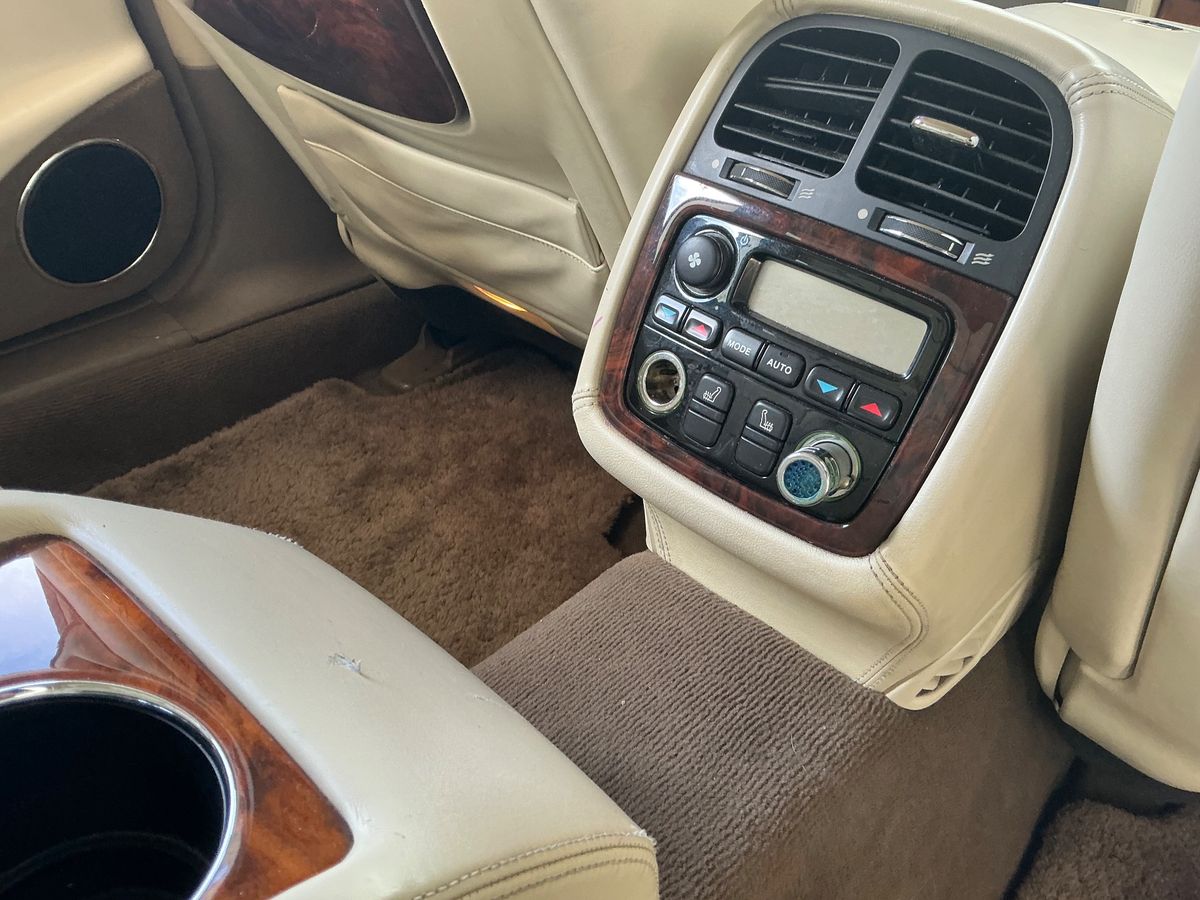Jaguar XJ 2007 — photo 32