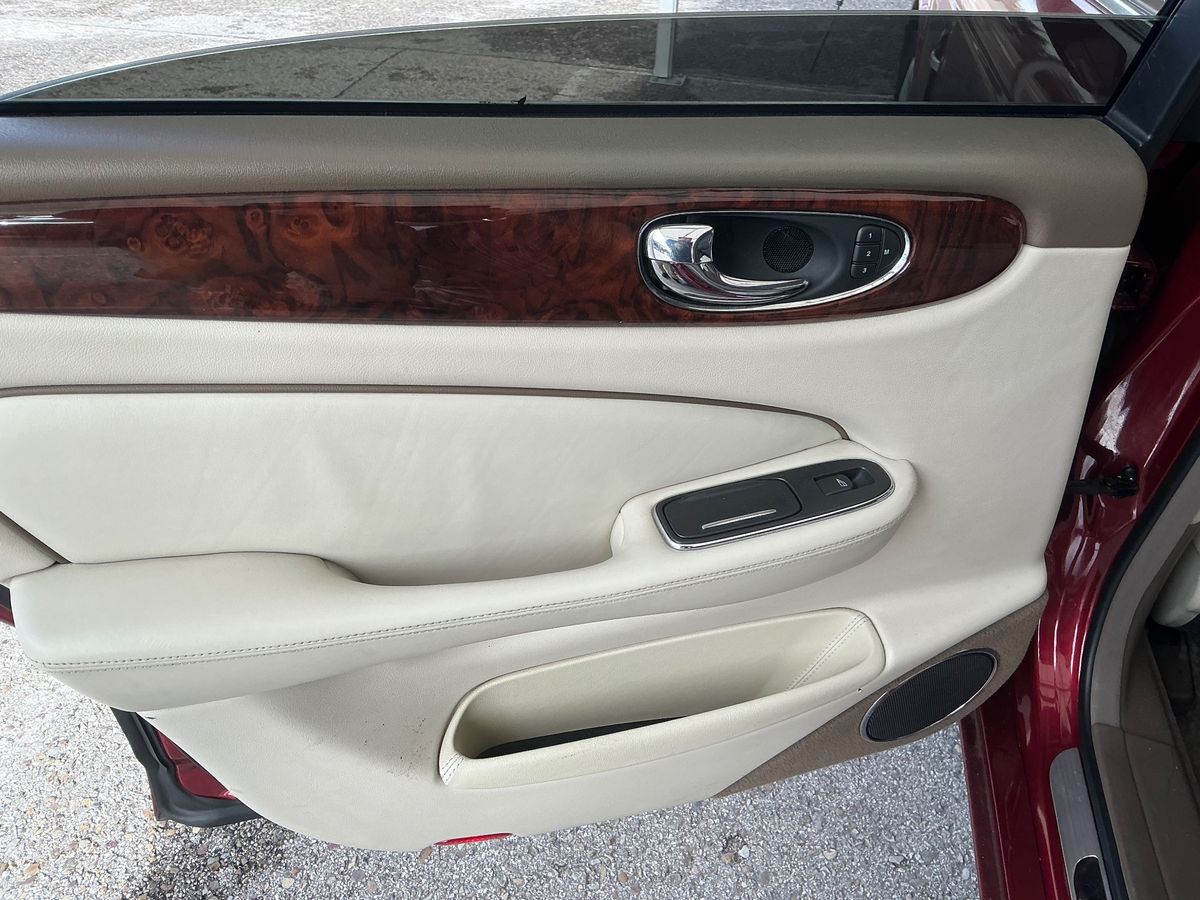 Jaguar XJ 2007 — photo 41