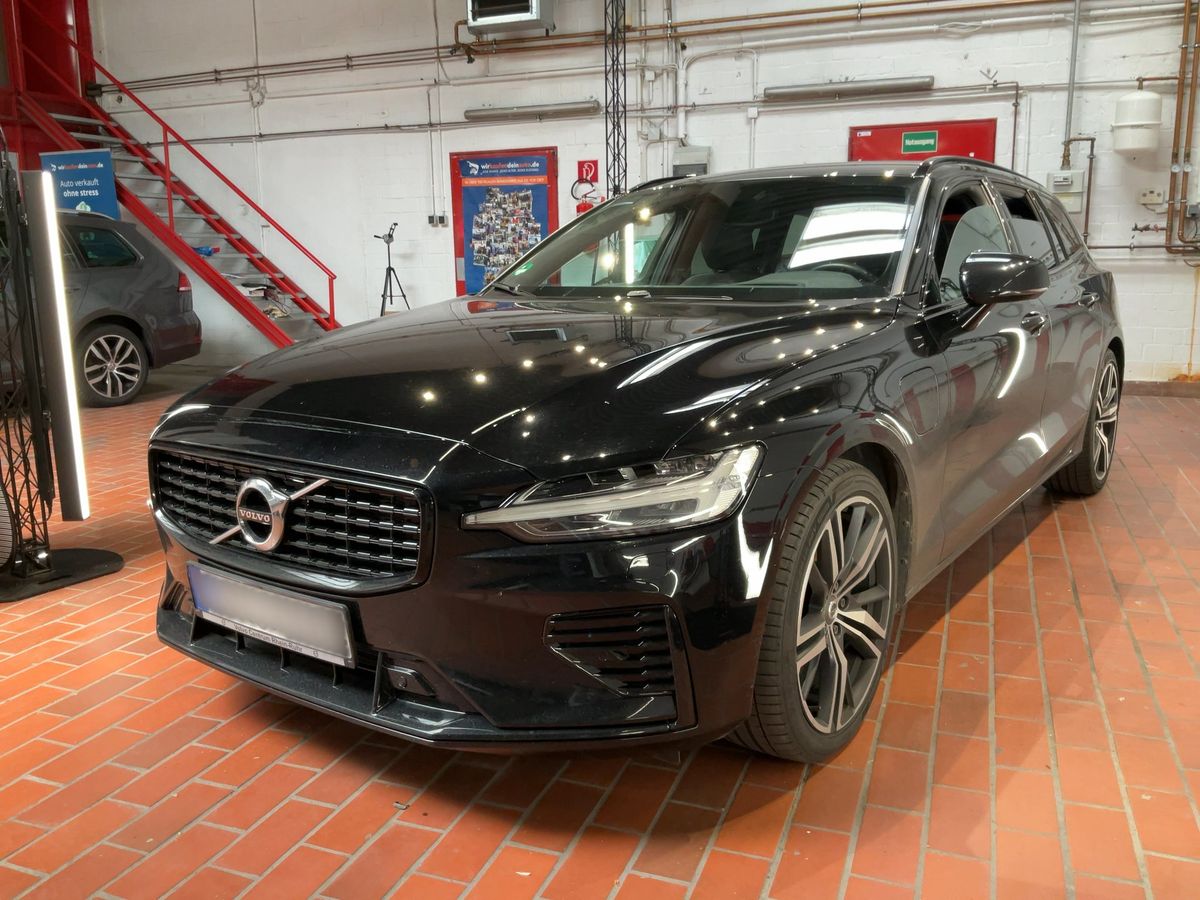 Volvo V60 2020 — photo 1