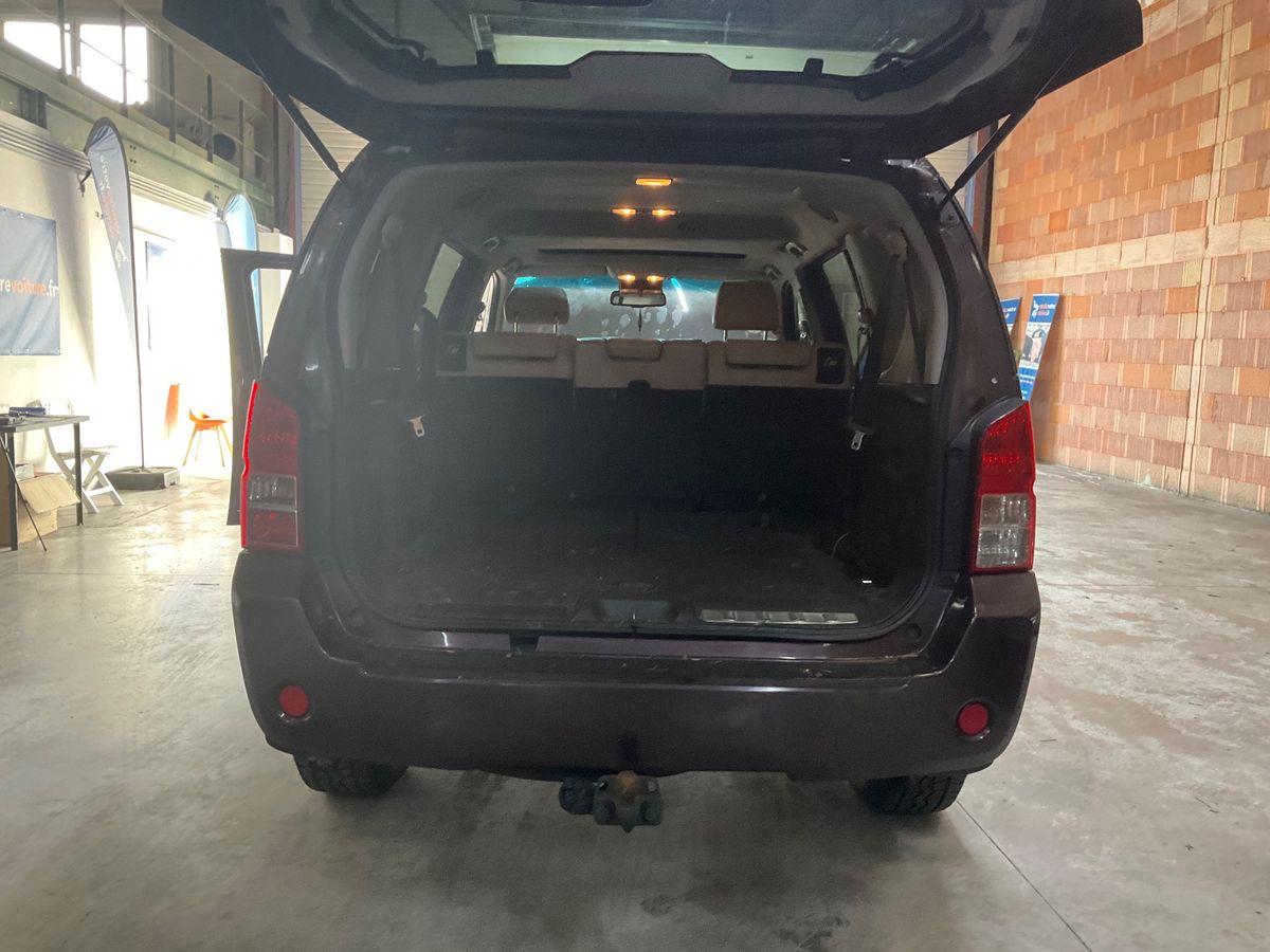 Nissan Pathfinder 2009 — photo 16