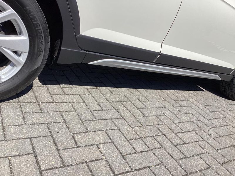 Volkswagen Taigo 1.0 TSI Life — zdjęcie 24