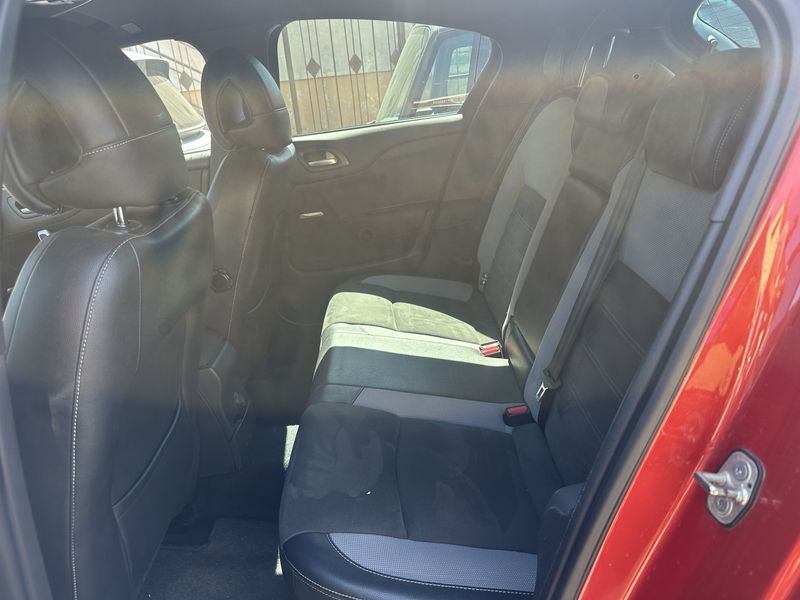 DS Automobiles DS4 Crossback 1.6 Blue-HDi SportChic — zdjęcie 14